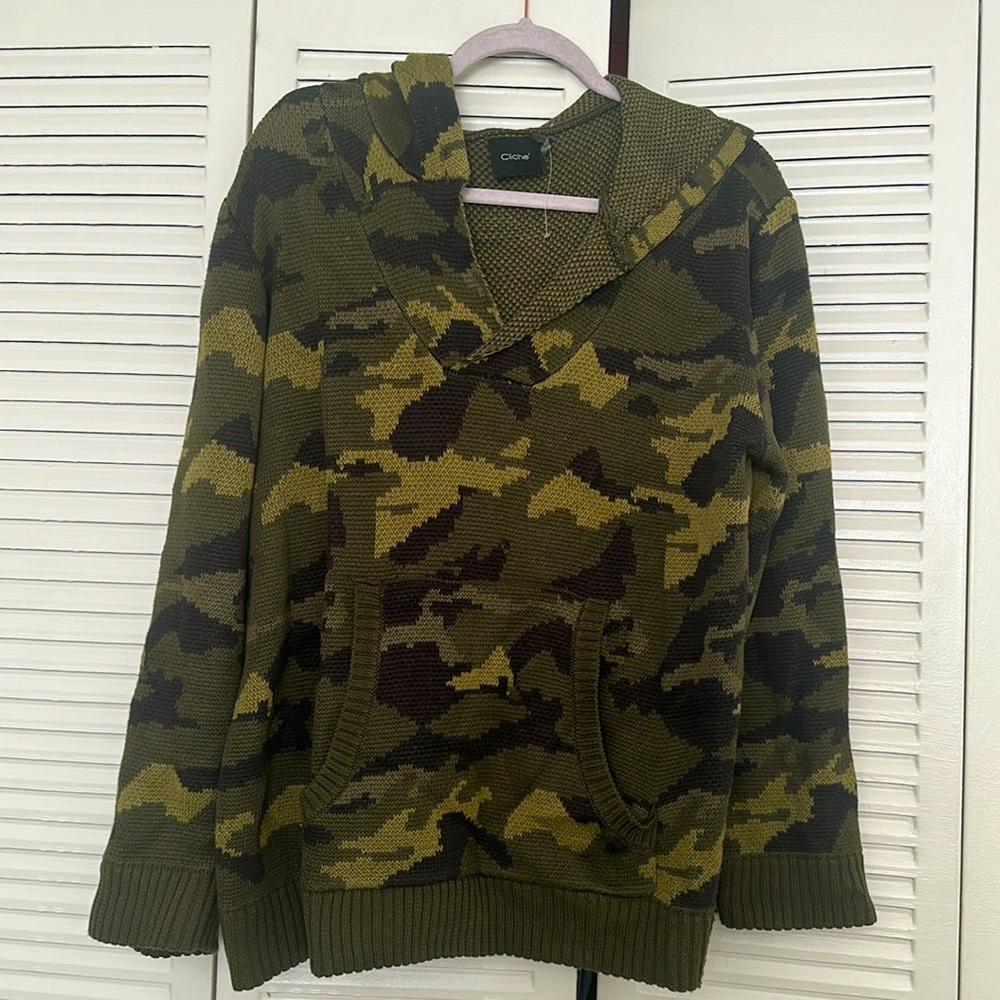 Camo sweater hoodie size Large